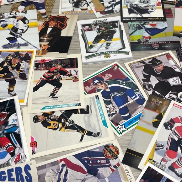 Hockey Cards - Picture 3 of 4